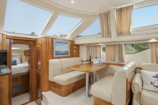 2005 Carver 39