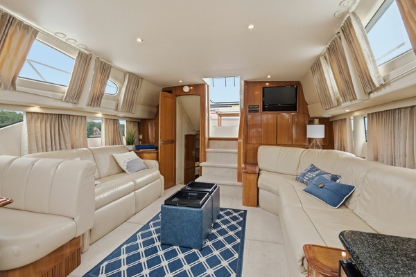 39ft Carver Yacht For Sale