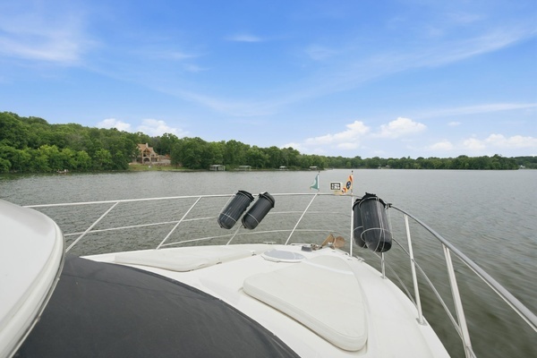2005 Carver 39