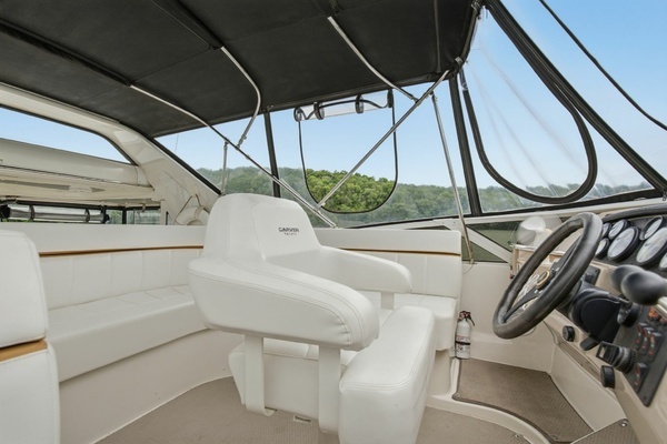 2005 Carver 39