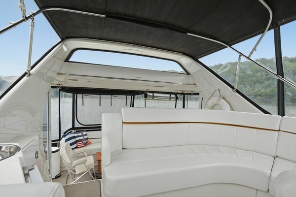 39ft Carver Yacht For Sale