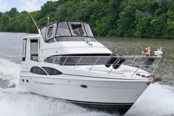 2005 Carver 39