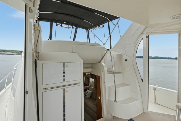 39ft Carver Yacht For Sale