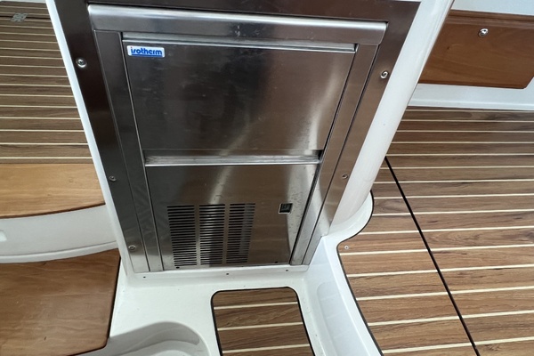 Last One 37ft Back Cove Yacht For Sale
