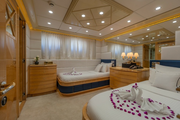 LADY AZUL 129ft Heesen Yachts Yacht For Sale