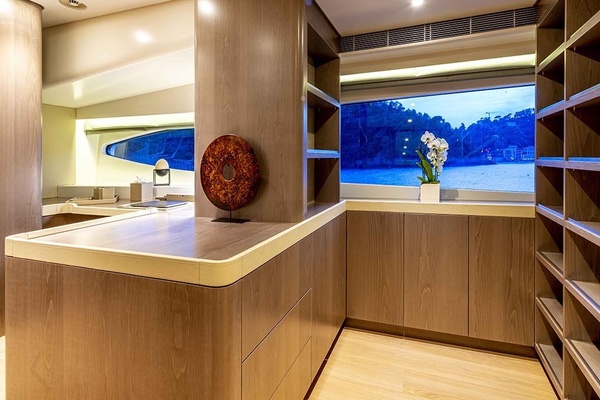 UNEXPECTED 123ft Heesen Yachts Yacht For Sale