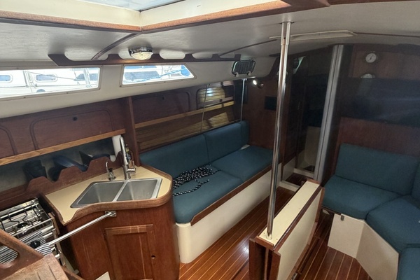 Merlin 33ft CAL Yacht For Sale