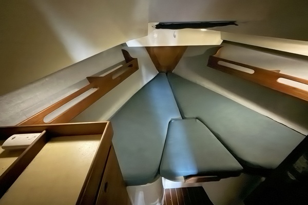 Merlin 33ft CAL Yacht For Sale
