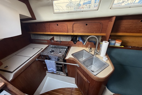 Merlin 33ft CAL Yacht For Sale
