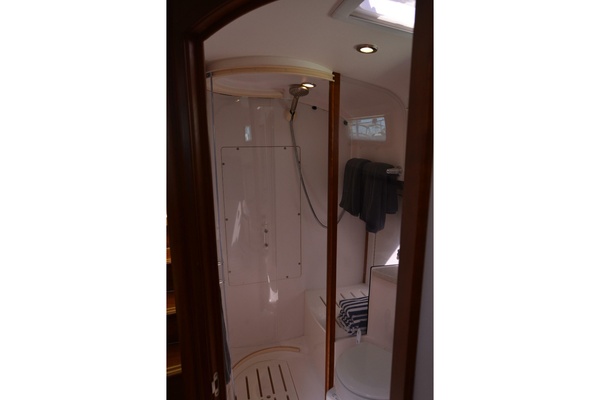 Serene 34ft Sabre Yacht For Sale