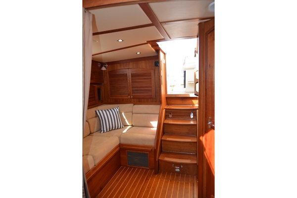 Serene 34ft Sabre Yacht For Sale