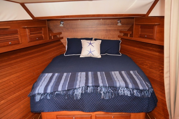 Serene 34ft Sabre Yacht For Sale