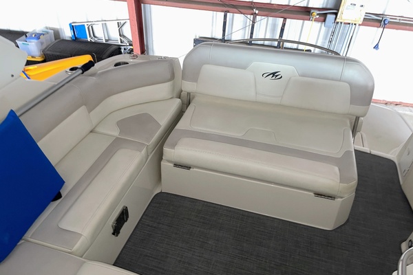 Trailer included 28ft Monterey Yacht For Sale