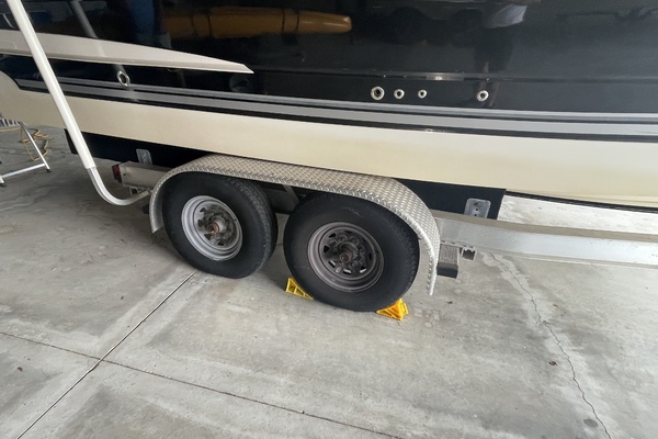 Trailer included 28ft Monterey Yacht For Sale