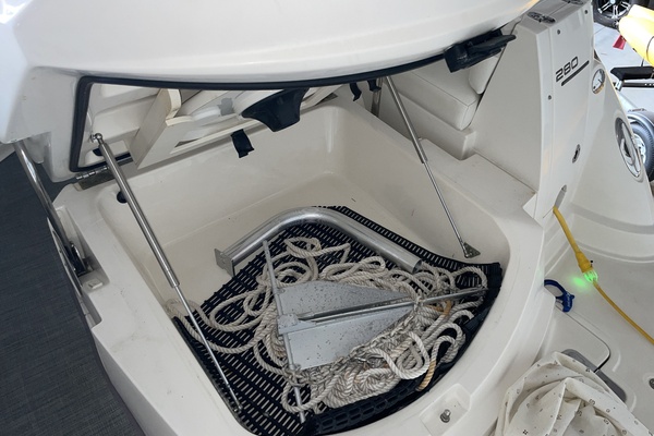 Trailer included 28ft Monterey Yacht For Sale