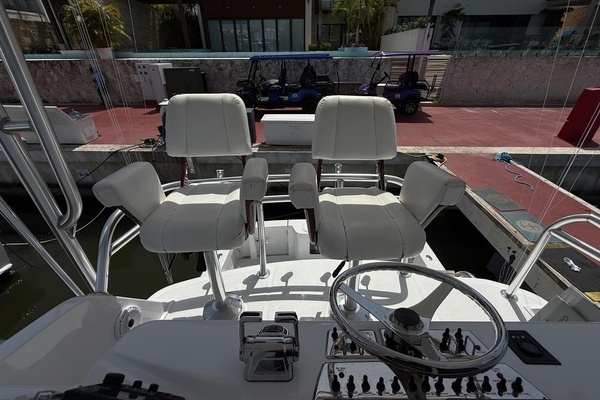 2004 Cabo 35