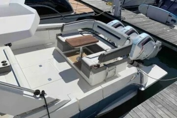 2021 Tiara Sport 43