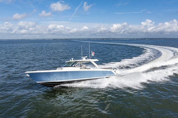 2021 Tiara Sport 43