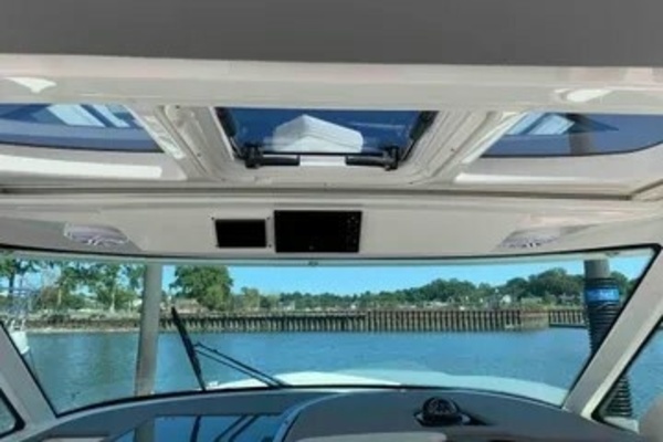 2021 Tiara Sport 43