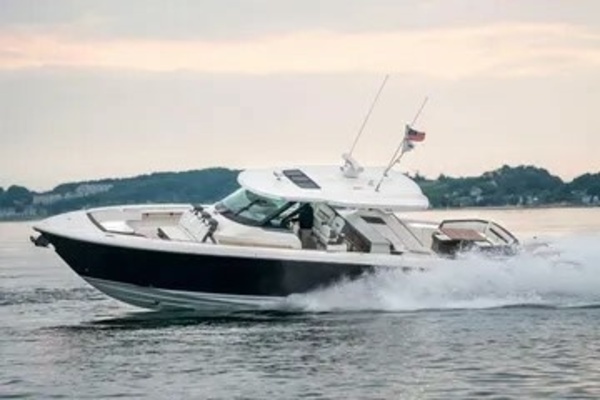 2021 Tiara Sport 43