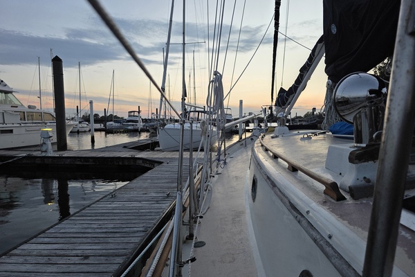 37ft Tayana Yacht For Sale