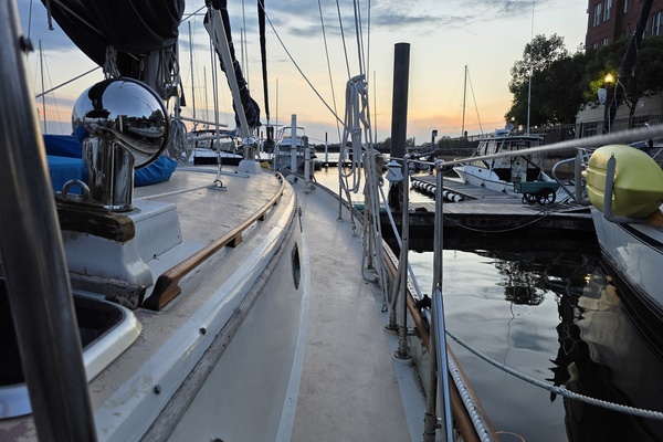 37ft Tayana Yacht For Sale