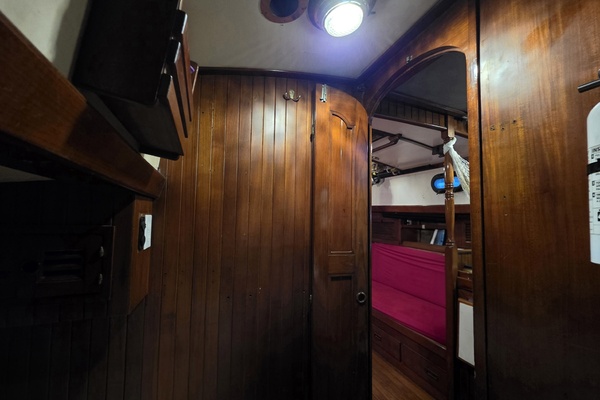 37ft Tayana Yacht For Sale