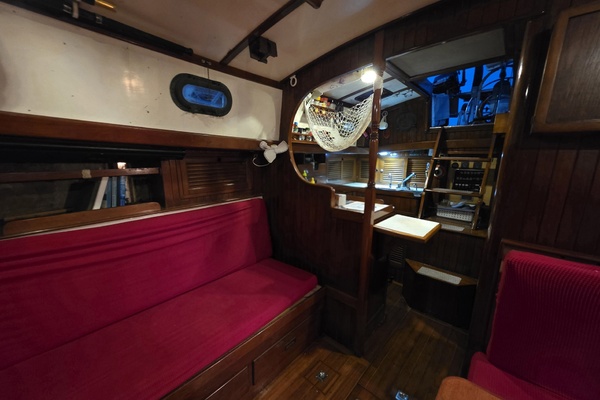 37ft Tayana Yacht For Sale