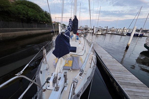 37ft Tayana Yacht For Sale