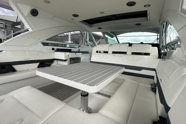 Out of the Blue 40ft Formula Yacht For Sale