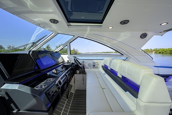 Formula 400 Super Sport Crossover Yacht For Sale