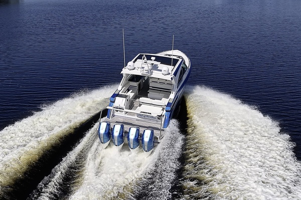 Out of the Blue 40ft Formula Yacht For Sale