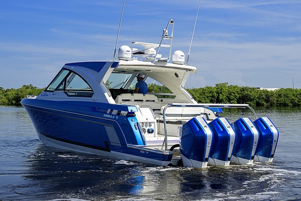Out of the Blue 40ft Formula Yacht For Sale