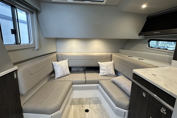 Out of the Blue 40ft Formula Yacht For Sale