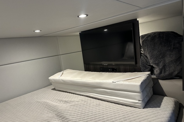 Out of the Blue 40ft Formula Yacht For Sale