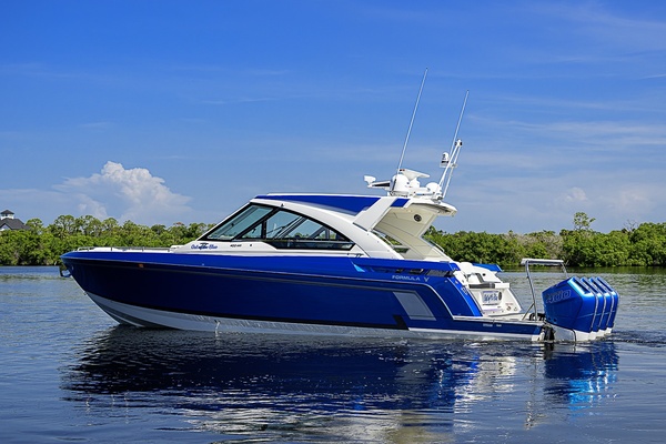Out of the Blue 40ft Formula Yacht For Sale