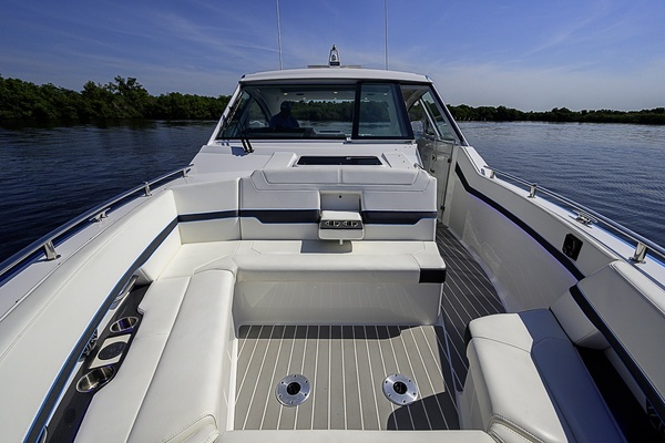 Formula 400 Super Sport Crossover Yacht For Sale