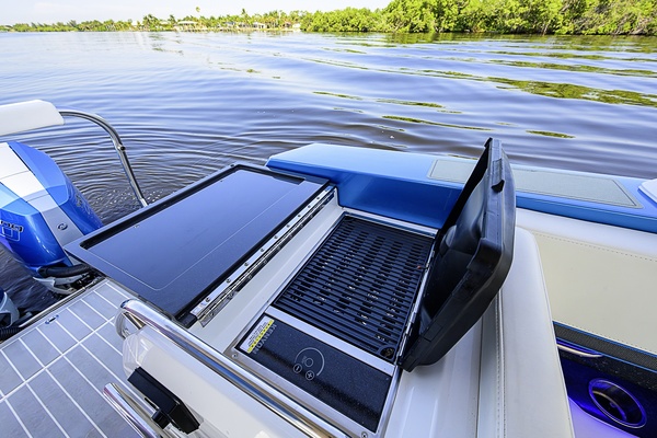 Out of the Blue 40ft Formula Yacht For Sale