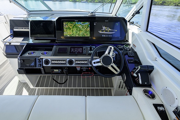 Out of the Blue 40ft Formula Yacht For Sale