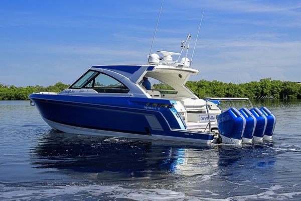 Out of the Blue 40ft Formula Yacht For Sale