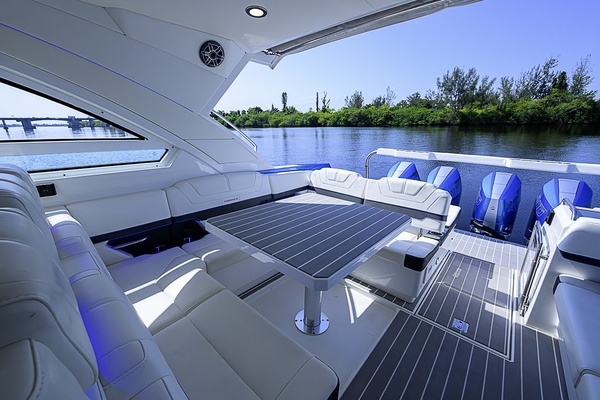 Formula 400 Super Sport Crossover Yacht For Sale