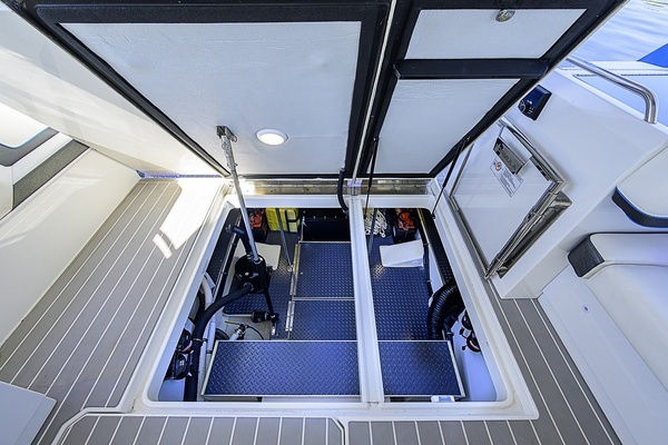 Formula 400 Super Sport Crossover Yacht For Sale