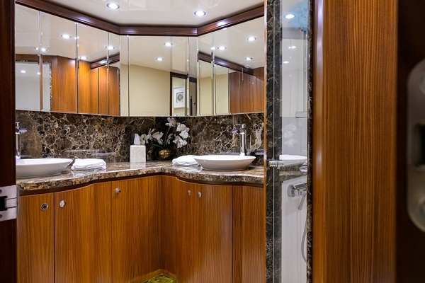 2016 Ocean Alexander 72