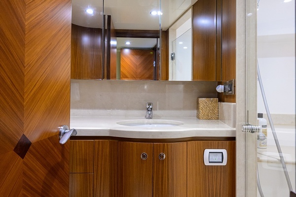 2016 Ocean Alexander 72