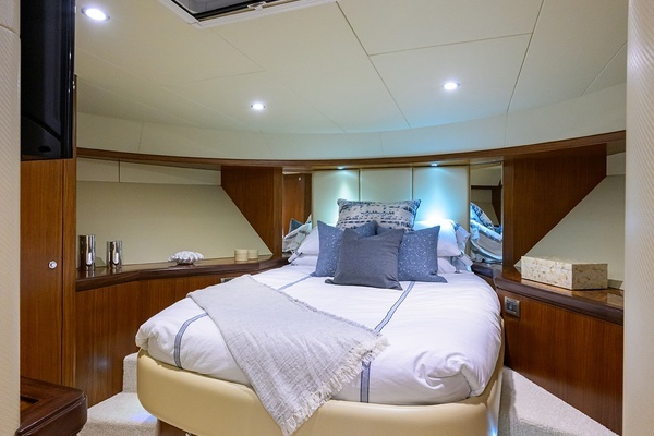 2016 Ocean Alexander 72