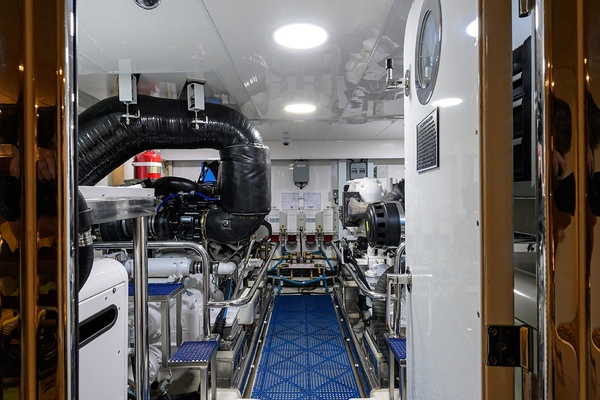 ESCAPE 72ft Ocean Alexander Yacht For Sale