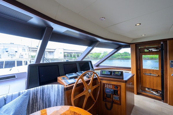 ESCAPE 72ft Ocean Alexander Yacht For Sale