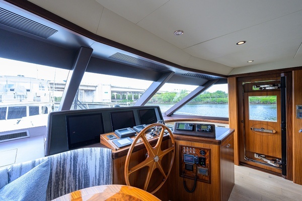 2016 Ocean Alexander 72