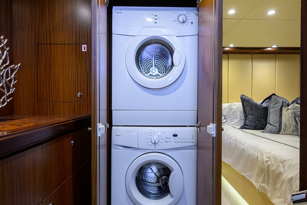 ESCAPE 72ft Ocean Alexander Yacht For Sale