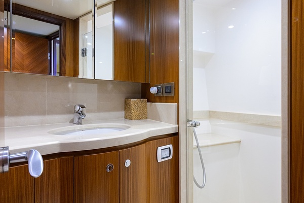 ESCAPE 72ft Ocean Alexander Yacht For Sale